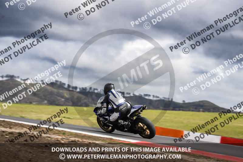 cadwell no limits trackday;cadwell park;cadwell park photographs;cadwell trackday photographs;enduro digital images;event digital images;eventdigitalimages;navarra;no limits trackdays;peter wileman photography;racing digital images;trackday digital images;trackday photos